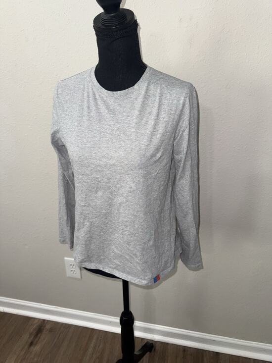 KULE Tops - Kule The Modern Long Sleeve Solid Light Gray T-Shirt Women's Small Shirt